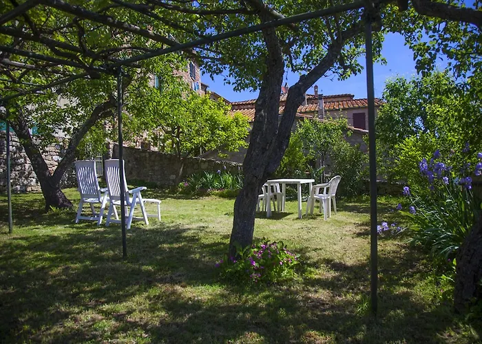 Cozy 2-bedroom Ferienhaus Montecastelli Pisano